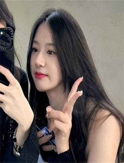 芭比之游戏英雄不同导演版本比较：艺术风格差异经济分析